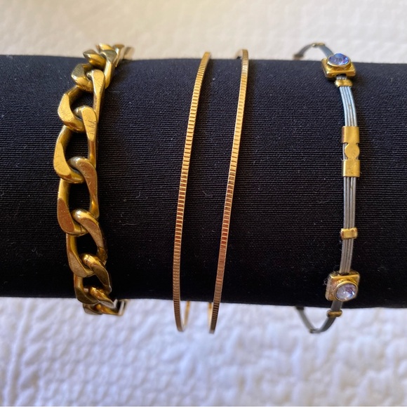 Bundle of 3 bracelets. Gold colour. - Picture 2 of 4